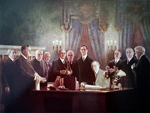 Wilson Signs the Federal Reserve Act - Wilburg G. Kurtz, 1923